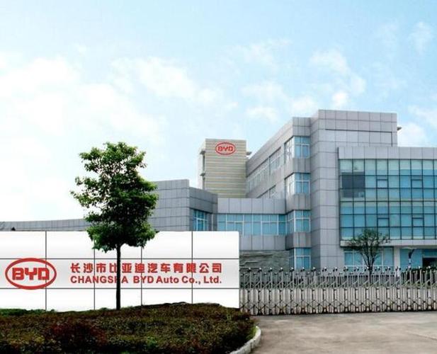 最新消息,比亚迪汉家族目前只在深圳工厂生产,而随着该工厂的扩建和